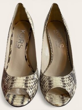 Michael Kors leather heels  size 6.5